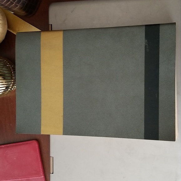 Giant Print Good News New Testaments - Picture 3 of 9